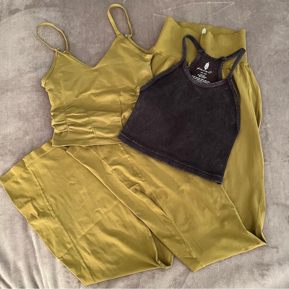 NWOT Free People Good Karma Flare Legging & Happiness Runs Tank Set MSRP…
